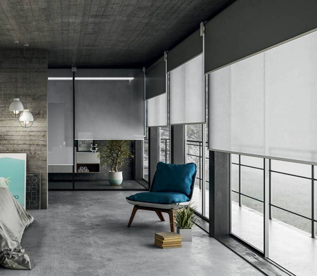Roller Shades vs Blackout Curtains: Which Is the Best Choice for You?